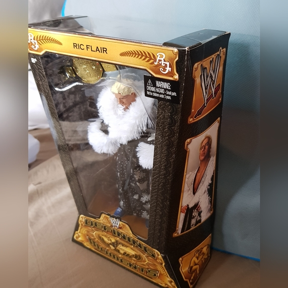 SOLD SOLD Ric Flair (Black Robe) - WWE Defining Moments Wrestling Action figure - Picture 4 of 6
